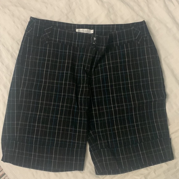 Tailored Plaid Shorts - Picture 6 of 9